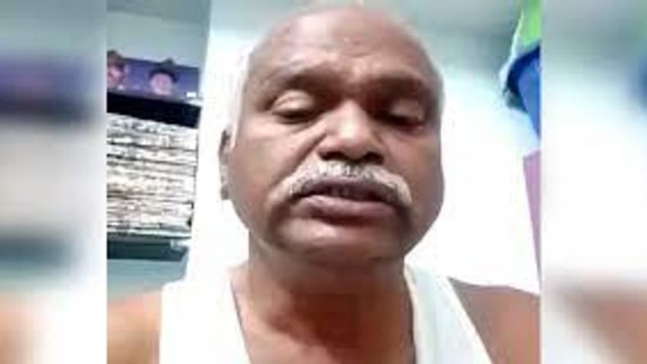 திமுக கவுன்சிலர் கணவர் தான் என் சாவிற்கு காரணம்.. வீடியோ வெளியிட்டு எடுத்த விபரீத முடிவு.. திமுக கவுன்சிலர் கணவர் தான் என் சாவிற்கு காரணம்.. வீடியோ வெளியிட்டு எடுத்த விபரீத முடிவு..