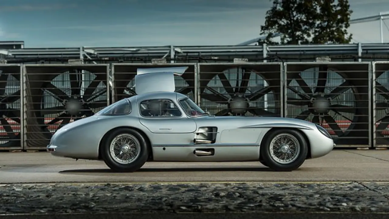 1100 करोड़ रुपए में बिकी दुनिया की सबसे महंगी कार Mercedes Benz 300 SLR, फीचर्स जान होश उड़ जाएंगे 1100 करोड़ रुपए में बिकी दुनिया की सबसे महंगी कार Mercedes Benz 300 SLR, फीचर्स जान होश उड़ जाएंगे