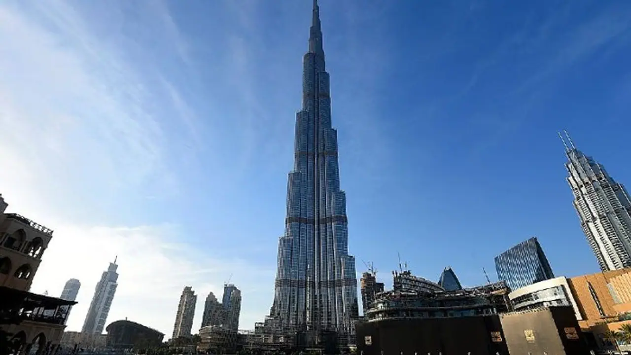 ये हैं दुनिया की 5 अद्भुत शिल्प कारीगरी वाली सबसे ऊंची इमारतें, एक बिल्डिंग तो 162 मंजिल की है ये हैं दुनिया की 5 अद्भुत शिल्प कारीगरी वाली सबसे ऊंची इमारतें, एक बिल्डिंग तो 162 मंजिल की है