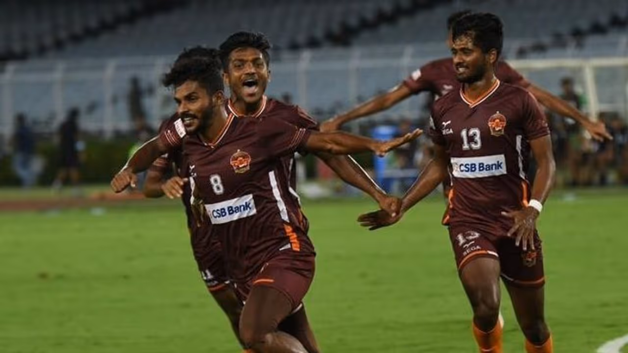 I League: മുഹമ്മദന്സിനെ വീഴത്തി ഐ ലീഗ് കിരീടം ഗോകുലം കേരളക്ക് I League: മുഹമ്മദന്സിനെ വീഴത്തി ഐ ലീഗ് കിരീടം ഗോകുലം കേരളക്ക്
