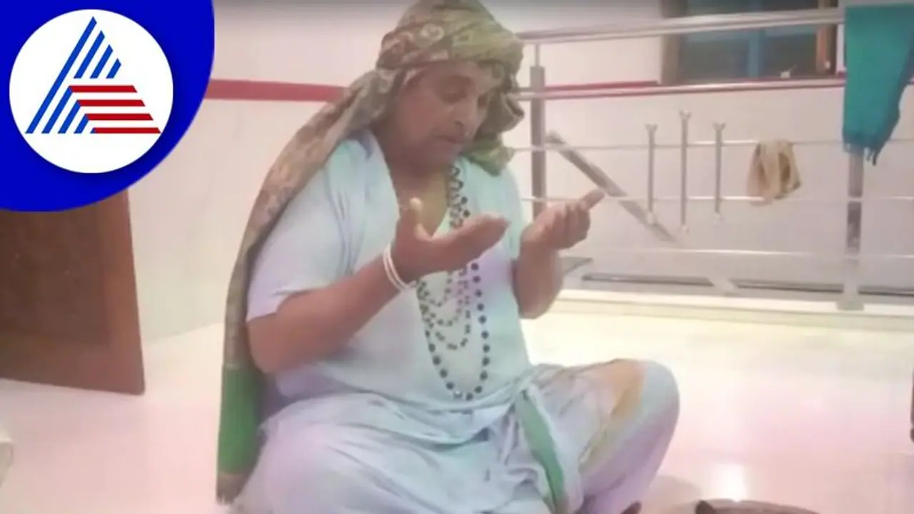 Gadag: ಮುಸ್ಲಿಂ ಬಾಬಾನಿಂದ ಲಿಂಗಪೂಜೆ.. ಹಿಂದೂ ದೇವರ ಆರಾಧನೆ! Gadag: ಮುಸ್ಲಿಂ ಬಾಬಾನಿಂದ ಲಿಂಗಪೂಜೆ.. ಹಿಂದೂ ದೇವರ ಆರಾಧನೆ!