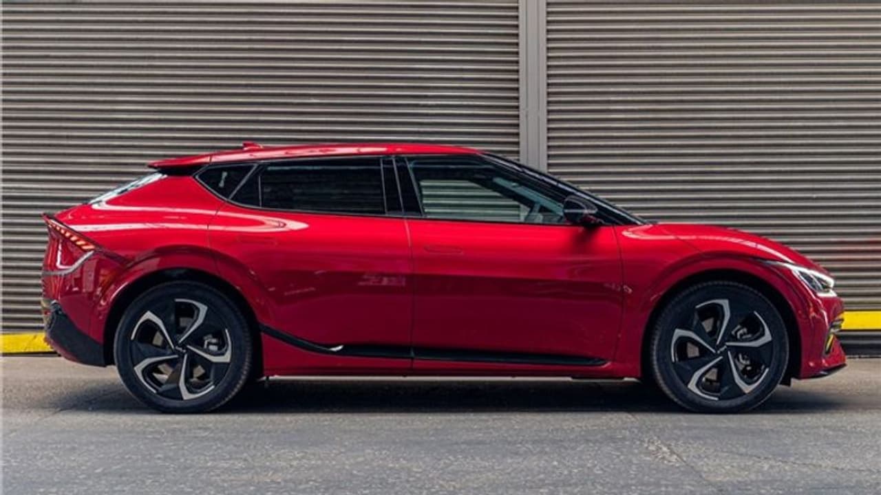 भारत में लॉन्च होने से पहले अलग अलग कलर वेरिएंट में नजर आई Kia EV6 इलेक्ट्रिक कार, देखें शानदार लुक भारत में लॉन्च होने से पहले अलग अलग कलर वेरिएंट में नजर आई Kia EV6 इलेक्ट्रिक कार, देखें शानदार लुक