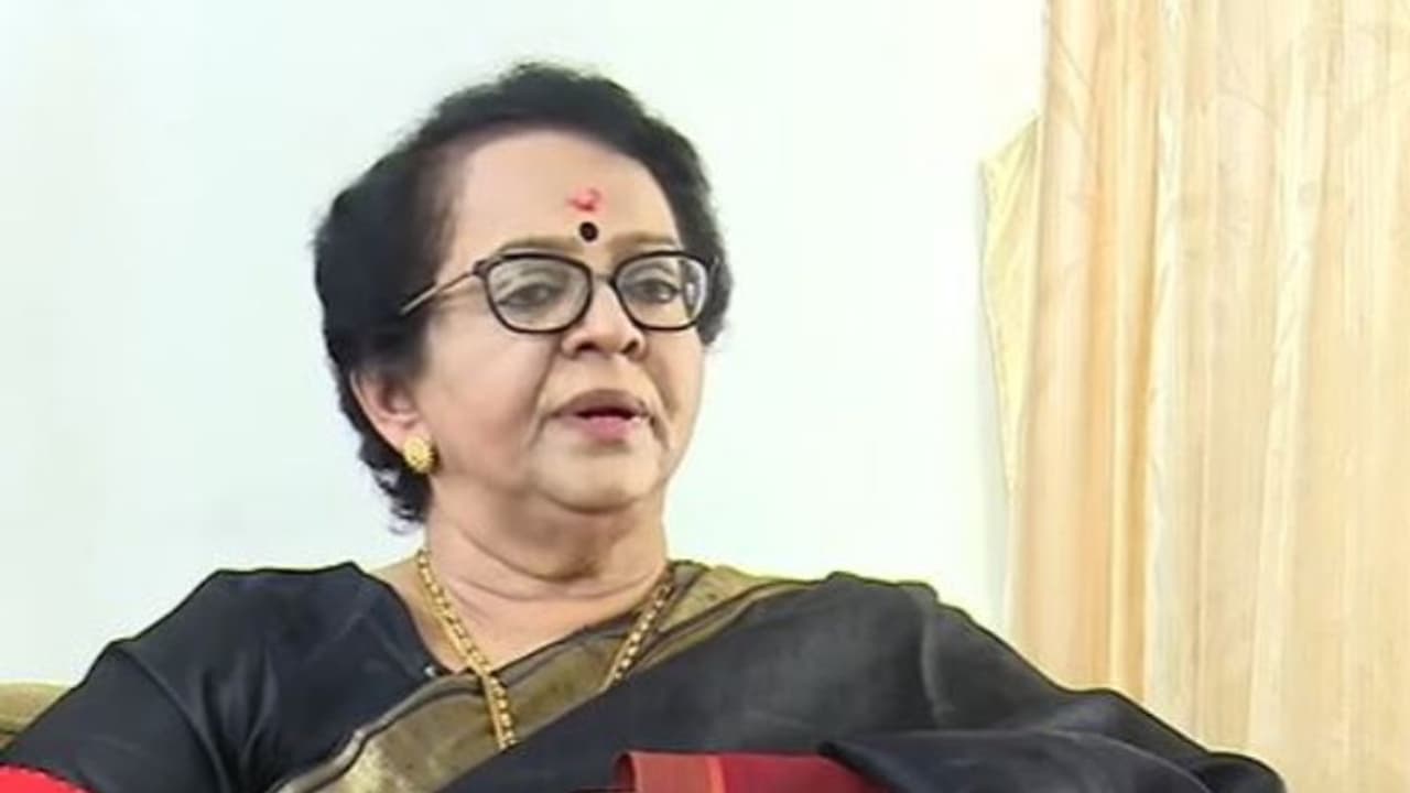 'അയാള് ഈ തരക്കാരനാണെന്ന് അറിയാമെങ്കില് വീണ്ടും എന്തിനവിടെ പോയി'? വിജയ് ബാബു കേസില് മല്ലിക സുകുമാരന് 'അയാള് ഈ തരക്കാരനാണെന്ന് അറിയാമെങ്കില് വീണ്ടും എന്തിനവിടെ പോയി'? വിജയ് ബാബു കേസില് മല്ലിക സുകുമാരന്