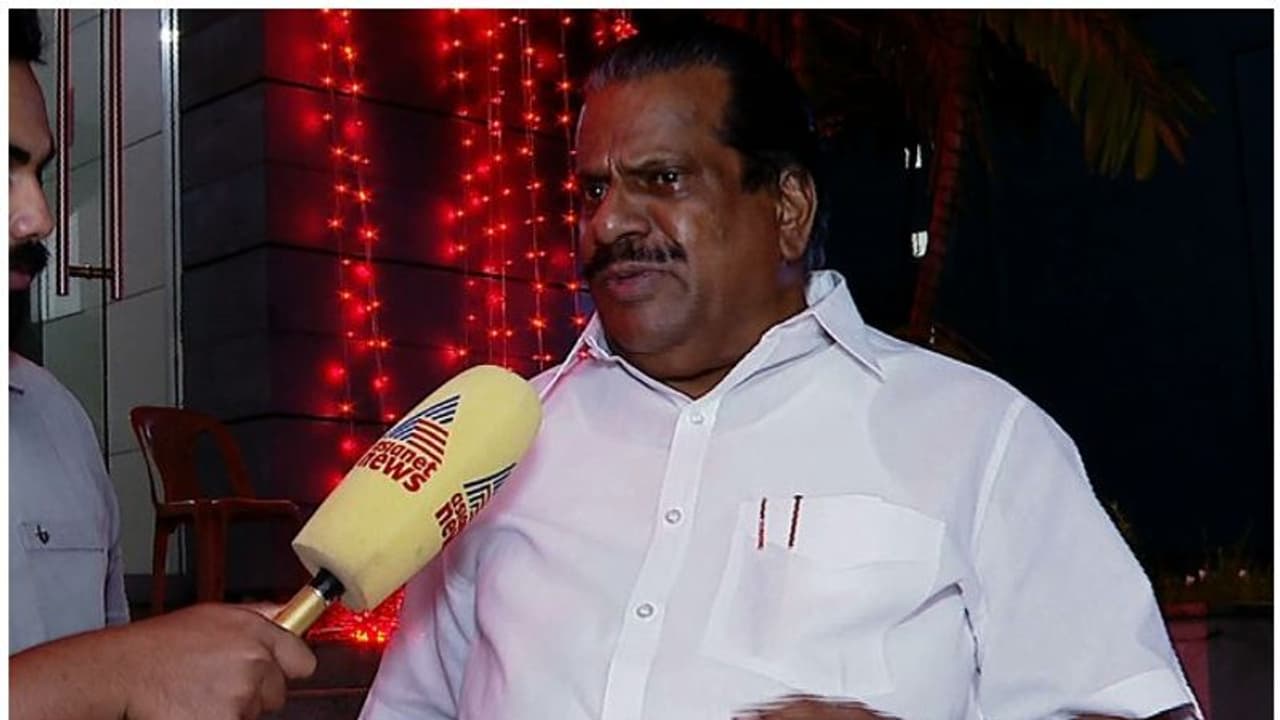 'കോൺഗ്രസ് ഓഫീസിൽ ഇന്ദിരയുടെയും സോണിയയുടെയും ഫോട്ടോയില്ല, പകരം സ്വപ്നയായി'; പരിഹസിച്ച് ഇ പി ജയരാജൻ