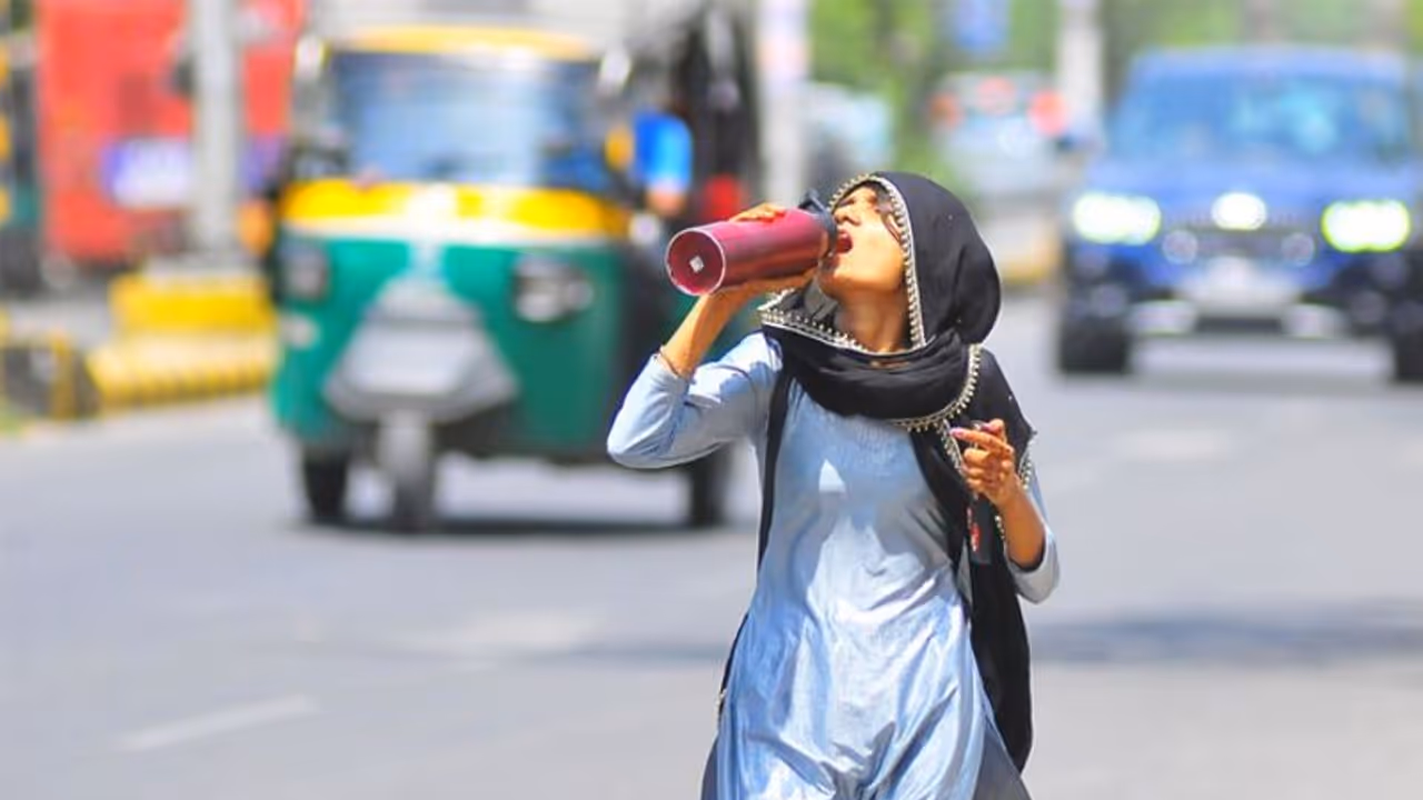 বারে বারে গলা শুকিয়ে যাচ্ছে, উপেক্ষা করবেন না, কয়টি রোগের লক্ষণ হতে পারে এটি বারে বারে গলা শুকিয়ে যাচ্ছে, উপেক্ষা করবেন না, কয়টি রোগের লক্ষণ হতে পারে এটি
