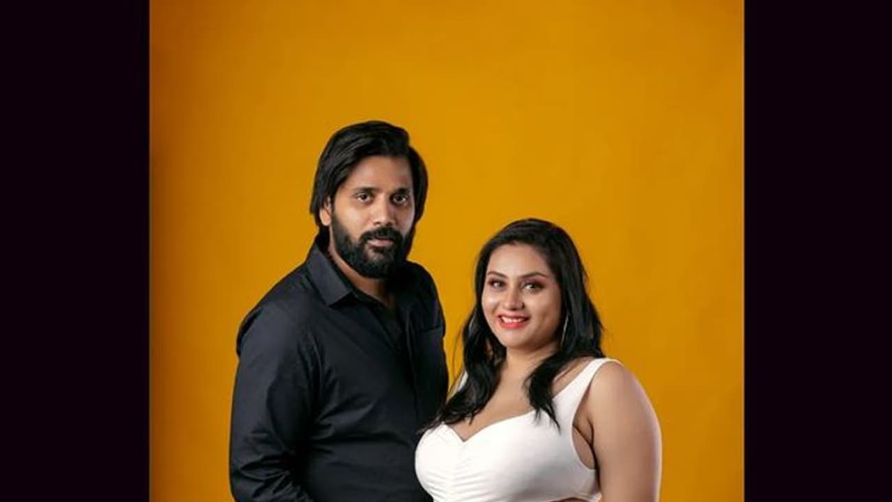 చిక్కుల్లోహీరోయిన్ నమిత భర్త, నోటీసులిచ్చిన పోలీసులు, కారణం ఏంటంటే..? చిక్కుల్లోహీరోయిన్ నమిత భర్త, నోటీసులిచ్చిన పోలీసులు, కారణం ఏంటంటే..?