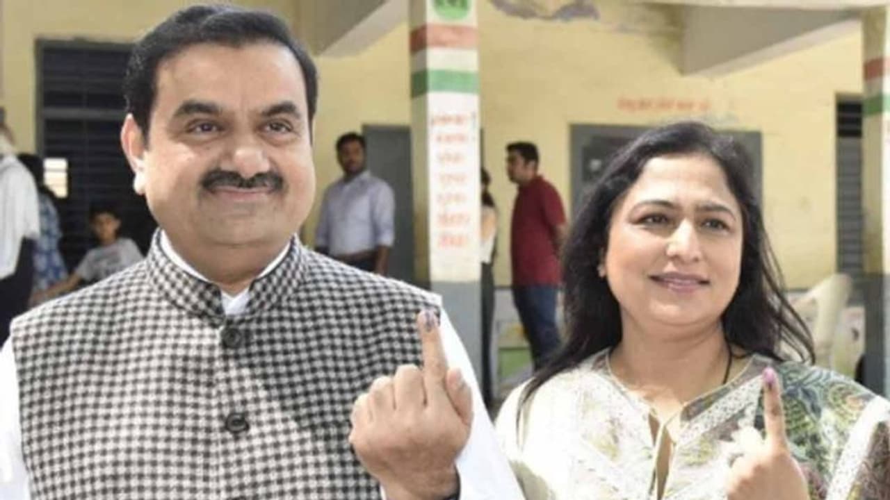 പ്രീതി അദാനിക്ക് വൈ.എസ്.ആര് കോണ്ഗ്രസ് രാജ്യസഭാ സീറ്റ് വാഗ്ദാനം ചെയ്തെന്ന വാര്ത്ത തള്ളി അദാനി ഗ്രൂപ്പ് പ്രീതി അദാനിക്ക് വൈ.എസ്.ആര് കോണ്ഗ്രസ് രാജ്യസഭാ സീറ്റ് വാഗ്ദാനം ചെയ്തെന്ന വാര്ത്ത തള്ളി അദാനി ഗ്രൂപ്പ്