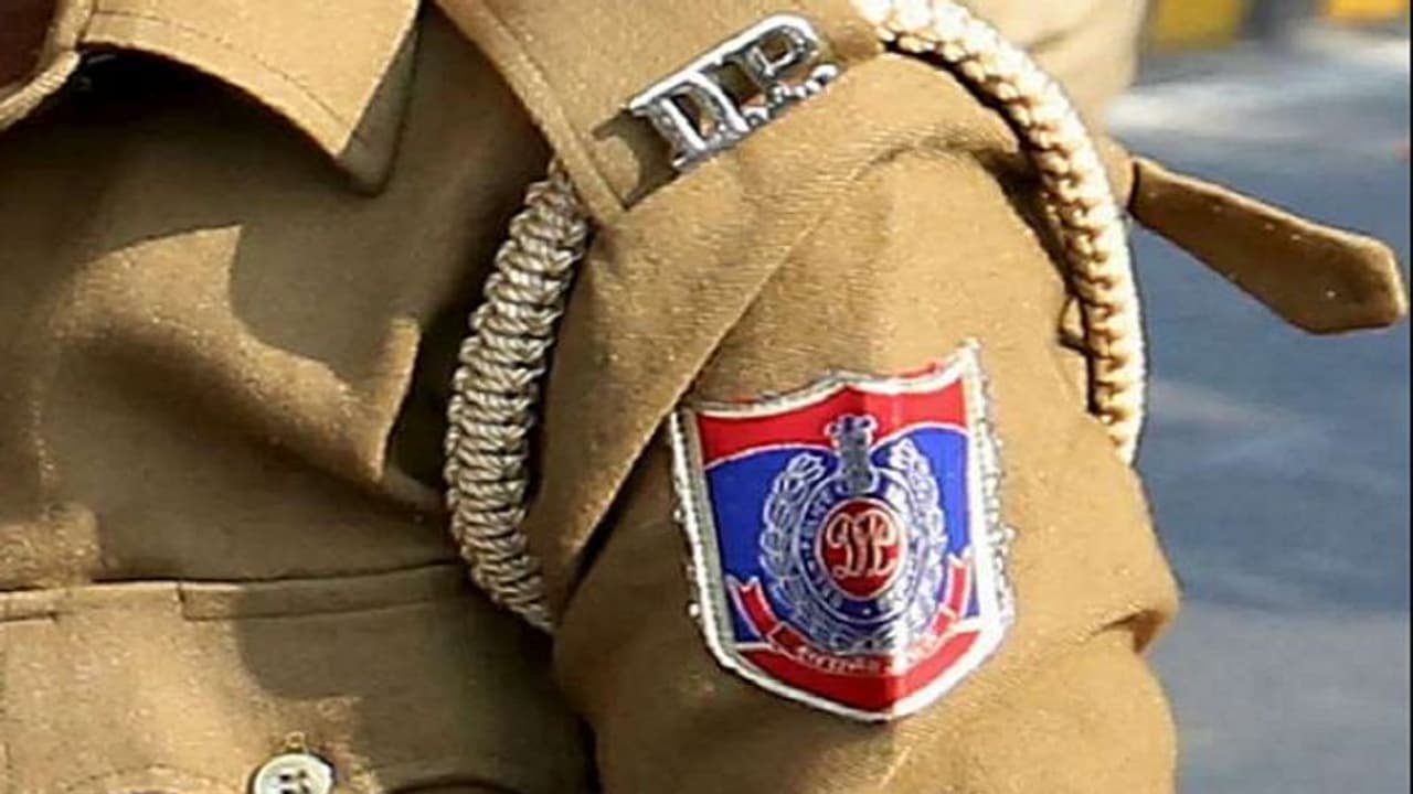 गाज़ियाबाद: पुलिस के नाम पर सोना खरीद में हेरफेर, पैसै मांगने पर जान से मारने की धमकी गाज़ियाबाद: पुलिस के नाम पर सोना खरीद में हेरफेर, पैसै मांगने पर जान से मारने की धमकी