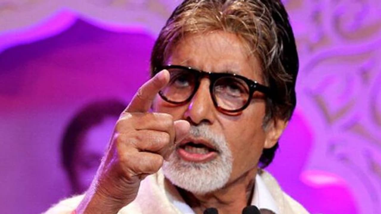 79 साल के अमिताभ बच्चन को ट्रोलर्स ने कहा बुड्ढा और शराबी, बिग बी ने करारा जवाब देकर बंद कर दी बोलती 79 साल के अमिताभ बच्चन को ट्रोलर्स ने कहा बुड्ढा और शराबी, बिग बी ने करारा जवाब देकर बंद कर दी बोलती