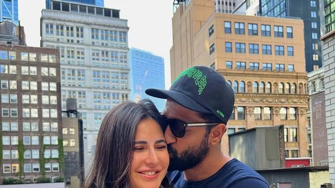 ক্যাটরিনা ভিকির মাঝে কি ঢুকে পড়েছেন হৃত্বিক রোশন? না হলে কেন এমন কথা বললেন ক্যাটরিনা ভিকির মাঝে কি ঢুকে পড়েছেন হৃত্বিক রোশন? না হলে কেন এমন কথা বললেন