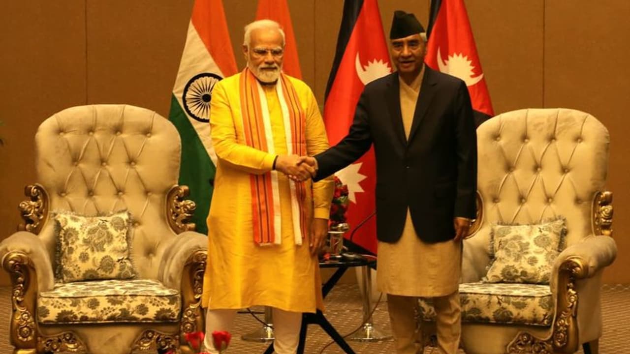 ನಾನು ಪ್ರಧಾನಿ ಆಗಲು ಭಾರತೀಯ ಉದ್ಯಮಿ ಕಾರಣ: ನೇಪಾಳ ಪ್ರಧಾನಿ ಹೇಳಿಕೆಗೆ ವಿಪಕ್ಷಗಳ ತೀವ್ರ ವಿರೋಧ ನಾನು ಪ್ರಧಾನಿ ಆಗಲು ಭಾರತೀಯ ಉದ್ಯಮಿ ಕಾರಣ: ನೇಪಾಳ ಪ್ರಧಾನಿ ಹೇಳಿಕೆಗೆ ವಿಪಕ್ಷಗಳ ತೀವ್ರ ವಿರೋಧ