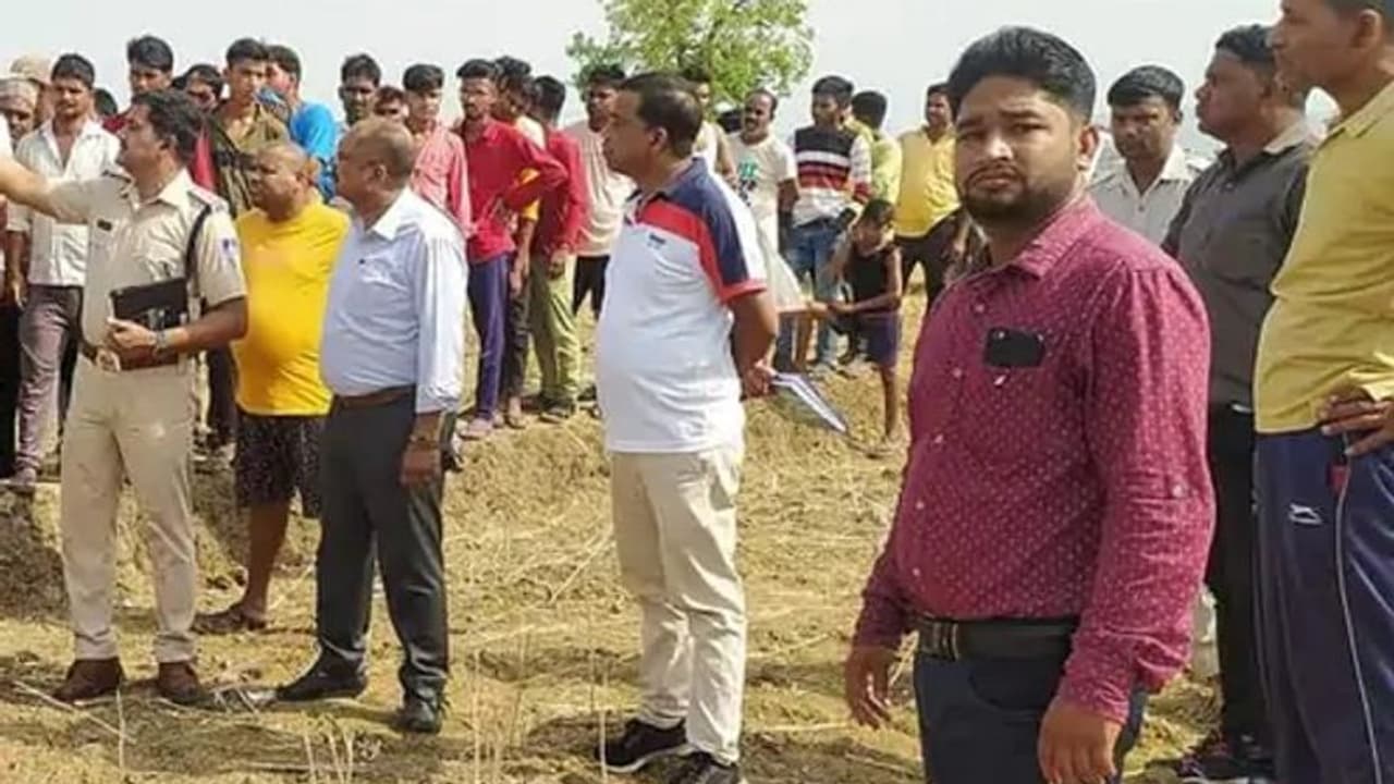 मध्य प्रदेश में खौफनाक घटना: 7वीं के छात्र ने किया अननेचुरल सेक्स, फिर कर दी हत्या, पुलिस भी सहमी मध्य प्रदेश में खौफनाक घटना: 7वीं के छात्र ने किया अननेचुरल सेक्स, फिर कर दी हत्या, पुलिस भी सहमी