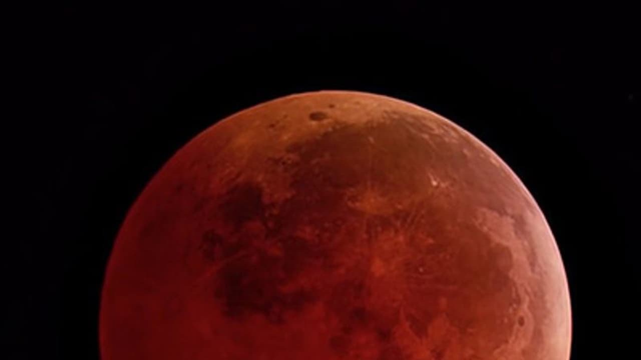 ఆస్ట్రేలియాలో చంద్రుడు తలక్రిందులు కనిపిస్తాడా? నెటిజన్లకు షాక్ ఇస్తున్న వైరల్ పోస్ట్ ఆస్ట్రేలియాలో చంద్రుడు తలక్రిందులు కనిపిస్తాడా? నెటిజన్లకు షాక్ ఇస్తున్న వైరల్ పోస్ట్