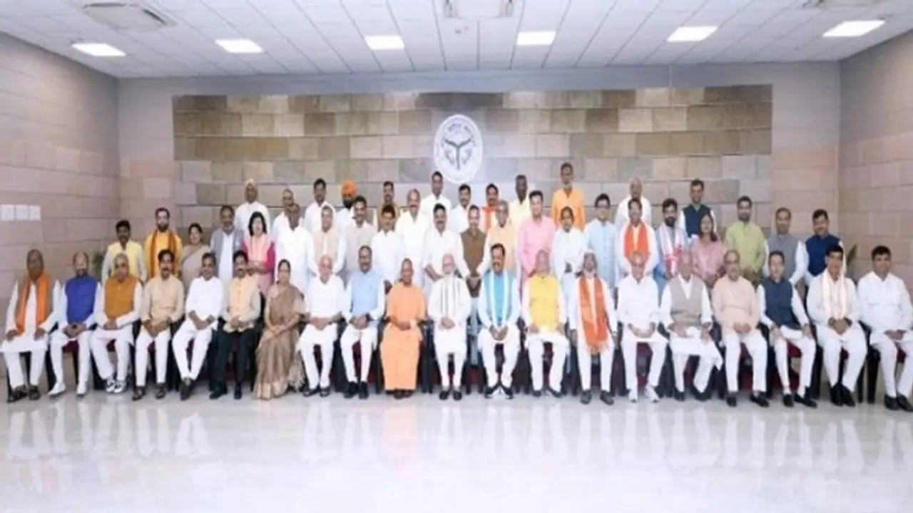 योगी सरकार की कानून व्यवस्था को पीएम मोदी ने सराहा, मंत्रियों से कामकाज की जानकारी लेकर दिया गुरुमंत्र योगी सरकार की कानून व्यवस्था को पीएम मोदी ने सराहा, मंत्रियों से कामकाज की जानकारी लेकर दिया गुरुमंत्र