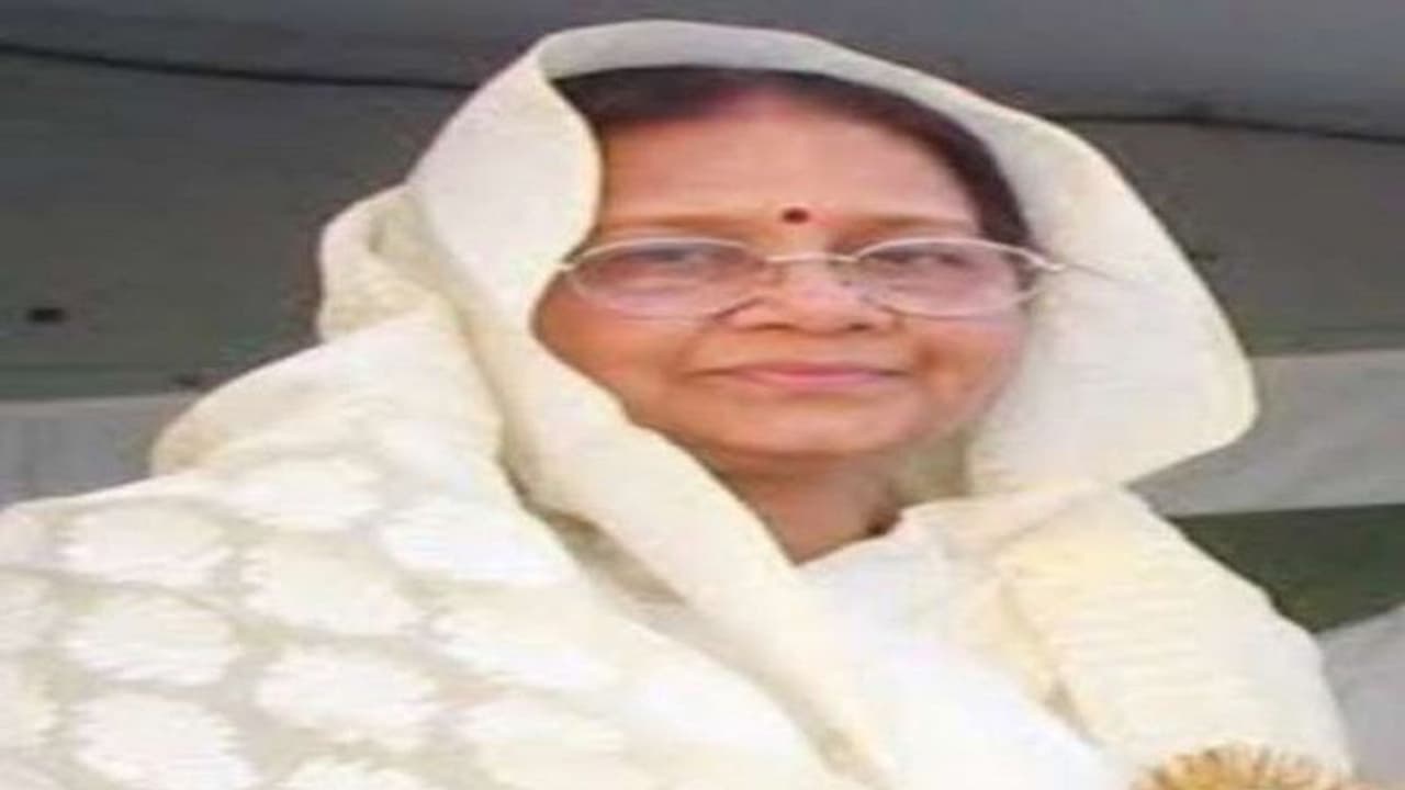 जानिए क्यों प्रयागराज सांसद केशरी देवी ने जनप्रतिनिधियों की बात न सुनने वाले अधिकारियों को हटाने की मांग की जानिए क्यों प्रयागराज सांसद केशरी देवी ने जनप्रतिनिधियों की बात न सुनने वाले अधिकारियों को हटाने की मांग की