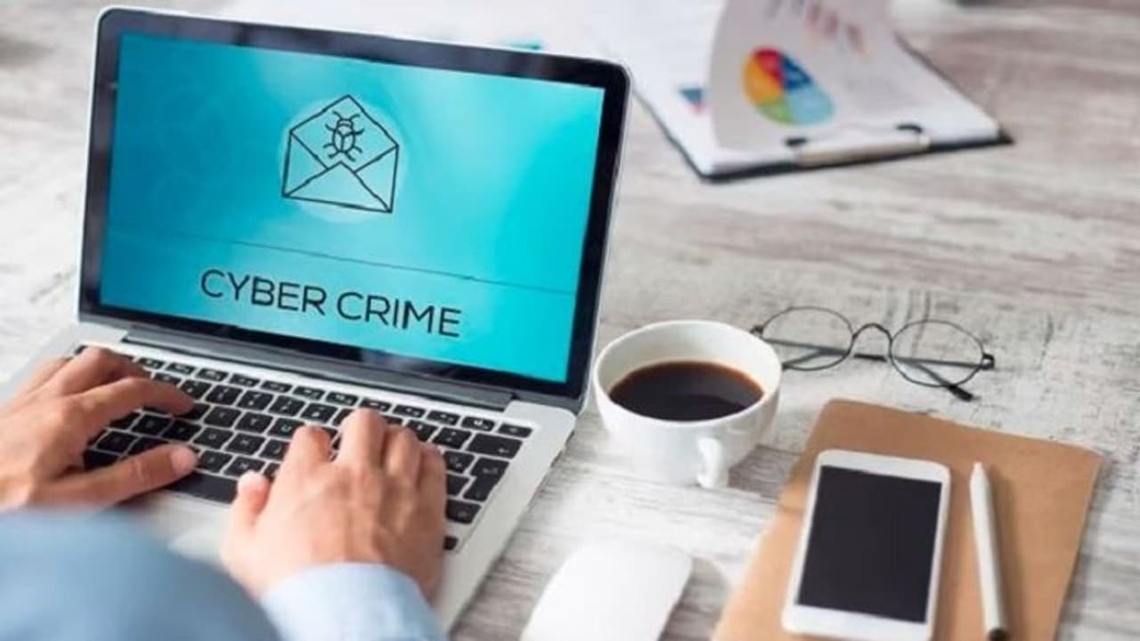 Cyber Security Tips:ఈ విషయాలను గుర్తుంచుకుంటే..మీ స్మార్ట్ ఫోన్ పై సైబర్ దాడి జరగదు.. Cyber Security Tips:ఈ విషయాలను గుర్తుంచుకుంటే..మీ స్మార్ట్ ఫోన్ పై సైబర్ దాడి జరగదు..