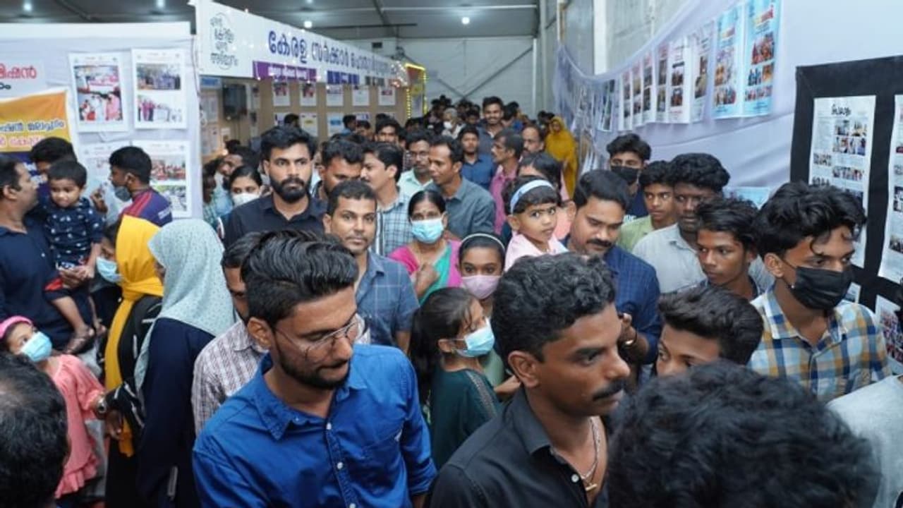 ചരിത്രമായി തിരൂരിലെ 'എന്റെ കേരളം' വിപണനമേള, വിറ്റുവരവ് 47 ലക്ഷം രൂപ ചരിത്രമായി തിരൂരിലെ 'എന്റെ കേരളം' വിപണനമേള, വിറ്റുവരവ് 47 ലക്ഷം രൂപ