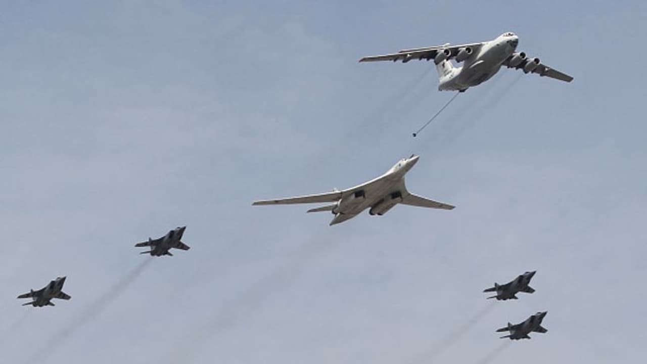 পিছু হঠুক রাশিয়া, ফাইটার জেট কিনে ইউক্রেনকে উপহার পাকিস্তানি কোটিপতির পিছু হঠুক রাশিয়া, ফাইটার জেট কিনে ইউক্রেনকে উপহার পাকিস্তানি কোটিপতির