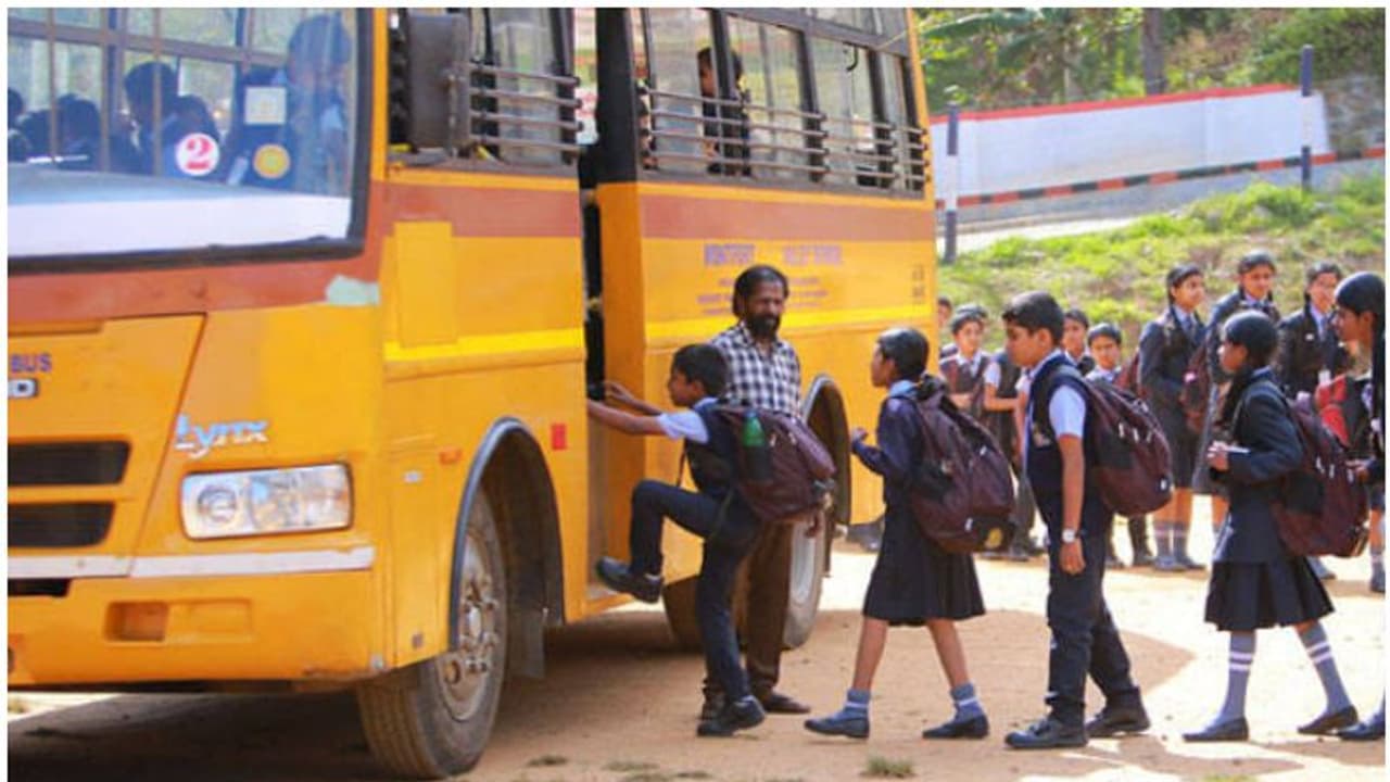 കുരുന്നുകളുടെ സുരക്ഷിതയാത്ര ഉറപ്പാക്കാൻ മോട്ടോർവാഹന വകുപ്പ്; യാത്രാ ക്രമീകരണങ്ങളിങ്ങനെ...