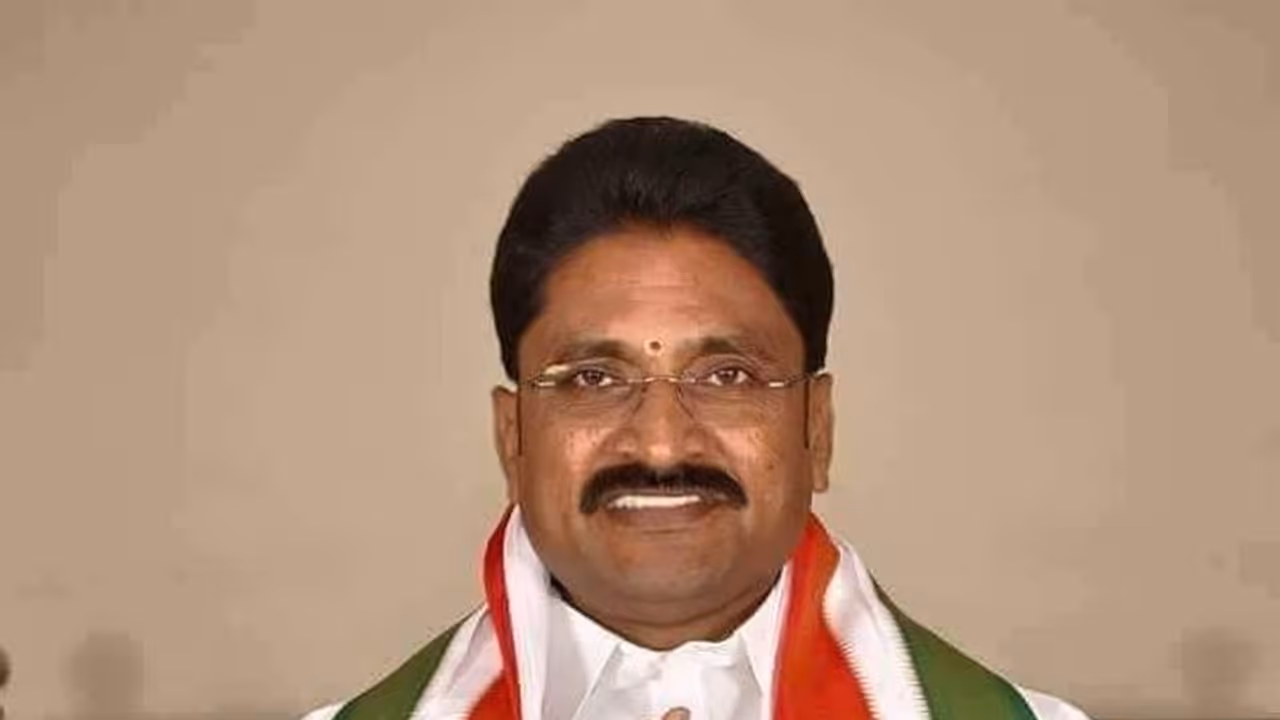 ಕೋಟ್ಯಂತರ ರೂಪಾಯಿ ತೆರಿಗೆ ಕಟ್ಟುವ ಶಾಸಕನ ತಾಯಿ BPL ಕಾರ್ಡ್ ಹೋಲ್ಡರ್, ಸ್ಪಷ್ಟನೆ ಕೊಟ್ಟ MLA