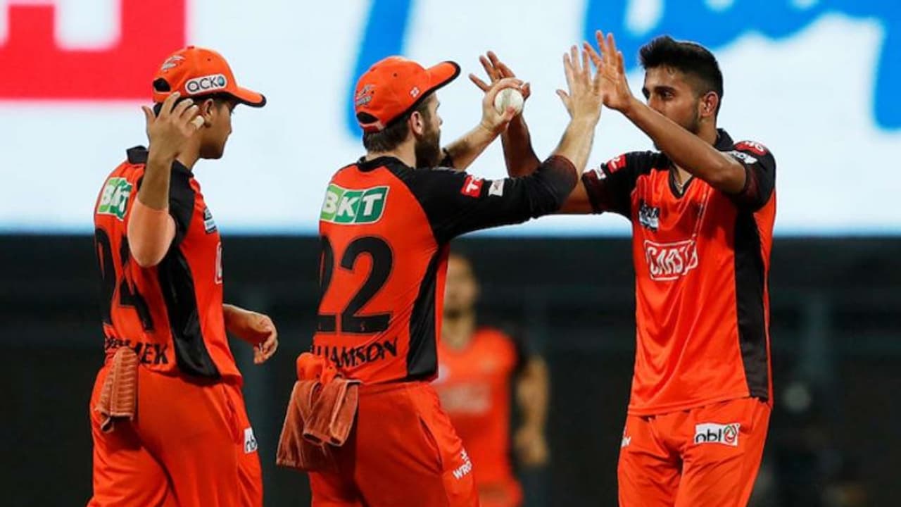 MI vs SRH রুদ্ধশ্বাস ম্য়াচে জয় সানরাইজার্স হায়দরাবাদের, মুম্বইকে হারিয়ে বাঁচিয়ে রাখল প্লে অফের যাওয়ার আশা MI vs SRH রুদ্ধশ্বাস ম্য়াচে জয় সানরাইজার্স হায়দরাবাদের, মুম্বইকে হারিয়ে বাঁচিয়ে রাখল প্লে অফের যাওয়ার আশা