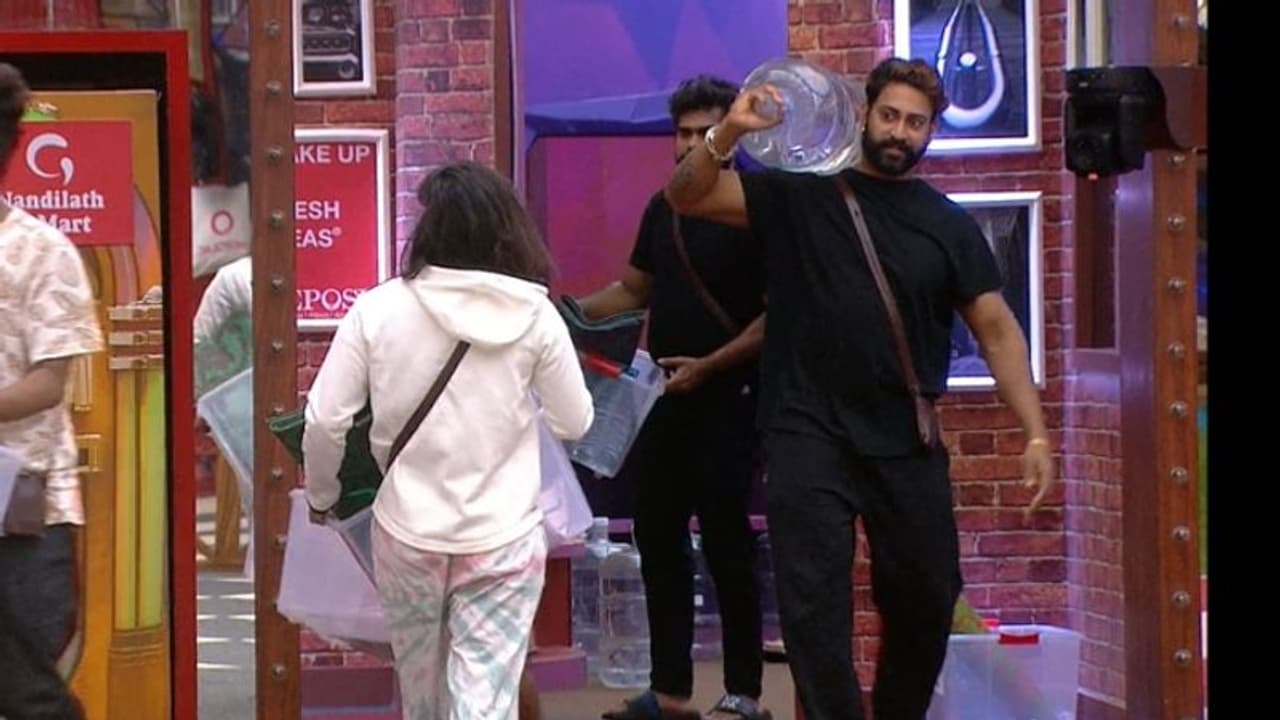Bigg Boss 4 Episode 52 Highlights : അള്ട്ടിമേറ്റ് സര്വൈവല്! ഇതുവരെ കാണാത്ത വീക്കിലി ടാസ്കുമായി ബിഗ് ബോസ് Bigg Boss 4 Episode 52 Highlights : അള്ട്ടിമേറ്റ് സര്വൈവല്! ഇതുവരെ കാണാത്ത വീക്കിലി ടാസ്കുമായി ബിഗ് ബോസ്