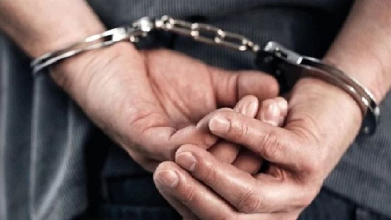 बलिया पेपर लीक मामले में एक और शिक्षक पर बड़ी कार्रवाई, अब तक कुल 5 लोगों पर लगा NSA बलिया पेपर लीक मामले में एक और शिक्षक पर बड़ी कार्रवाई, अब तक कुल 5 लोगों पर लगा NSA