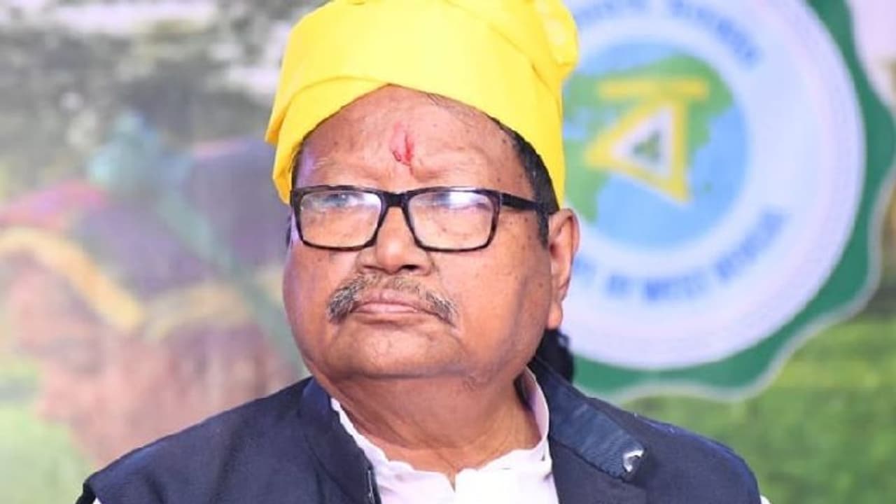 রাষ্ট্রবিজ্ঞানে অধ্যাপিকা হতে চলেছেন মন্ত্রী পরেশ কন্যা ? ইন্টারভিউ স্থগিত করল কলেজ সার্ভিস কমিশন রাষ্ট্রবিজ্ঞানে অধ্যাপিকা হতে চলেছেন মন্ত্রী পরেশ কন্যা ? ইন্টারভিউ স্থগিত করল কলেজ সার্ভিস কমিশন