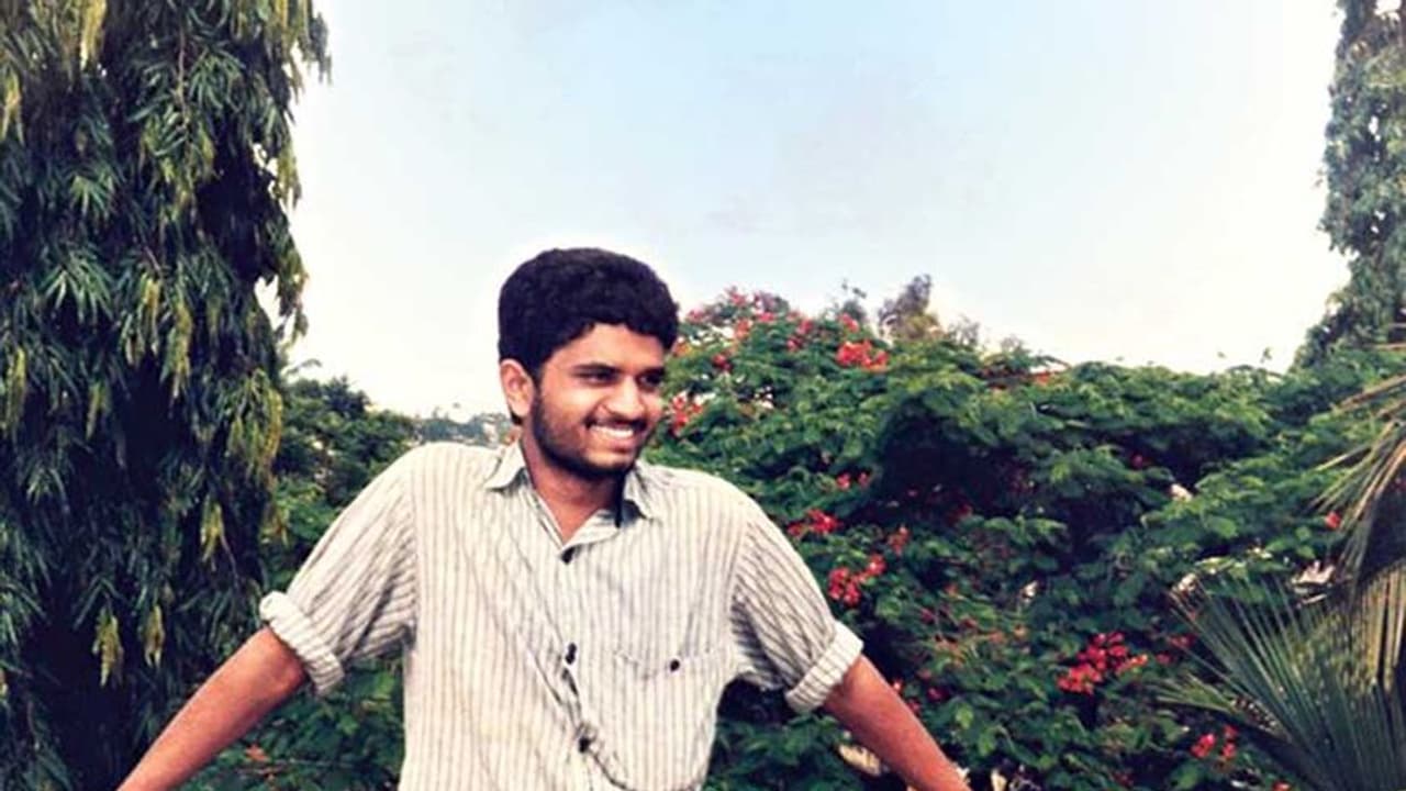 'আমাকে কিছুটা সময় দিন', মুক্তির পর রাজীব গান্ধীর হত্যাকারী পেরারিভালান এমনটাই বললেন 'আমাকে কিছুটা সময় দিন', মুক্তির পর রাজীব গান্ধীর হত্যাকারী পেরারিভালান এমনটাই বললেন