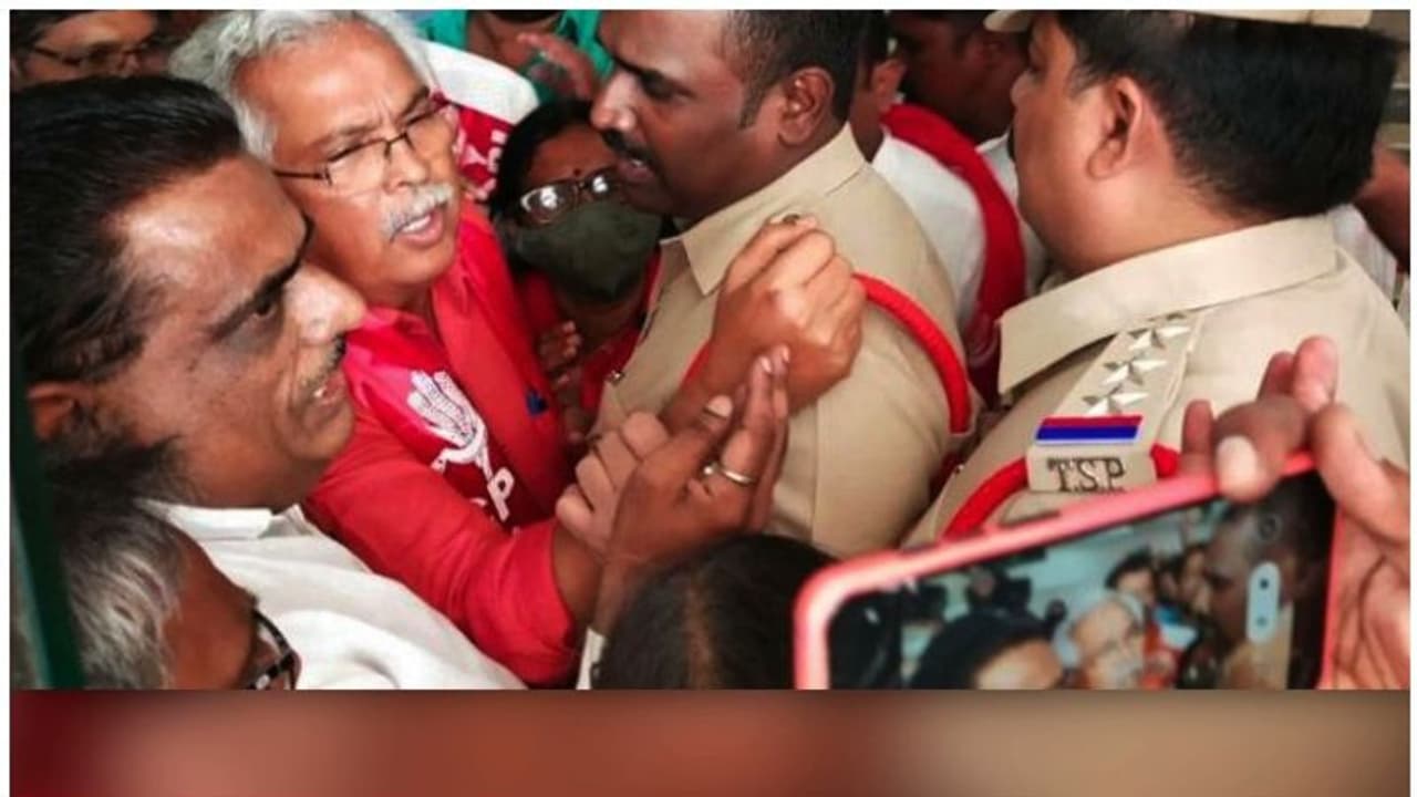 വാറങ്കലിലെ ഭൂസമരം; ബിനോയ് വിശ്വം തെലങ്കാനയില് പൊലീസ് കസ്റ്റഡിയില് വാറങ്കലിലെ ഭൂസമരം; ബിനോയ് വിശ്വം തെലങ്കാനയില് പൊലീസ് കസ്റ്റഡിയില്