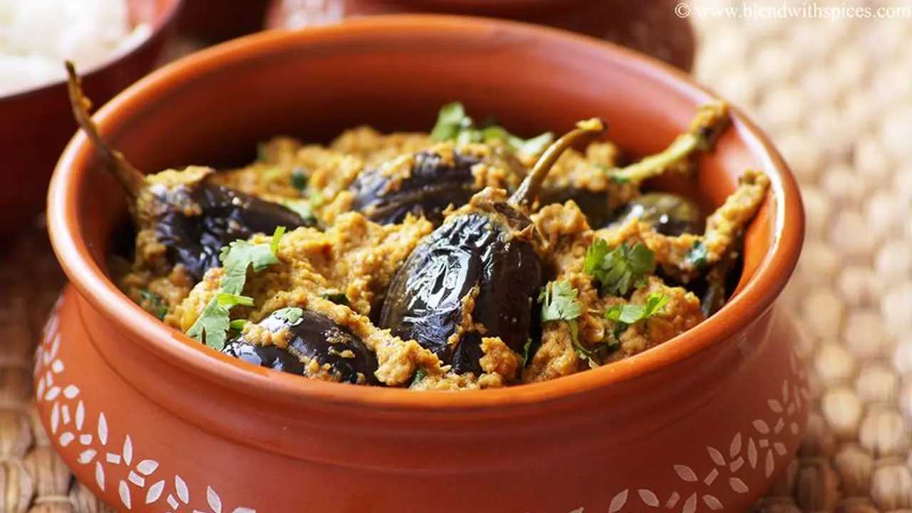 இப்படி செட்டிநாடு கத்திரிக்காய் வறுவல் செய்தால் யாரும் வேண்டாம் என்று சொல்ல மாட்டார்கள்! இப்படி செட்டிநாடு கத்திரிக்காய் வறுவல் செய்தால் யாரும் வேண்டாம் என்று சொல்ல மாட்டார்கள்!