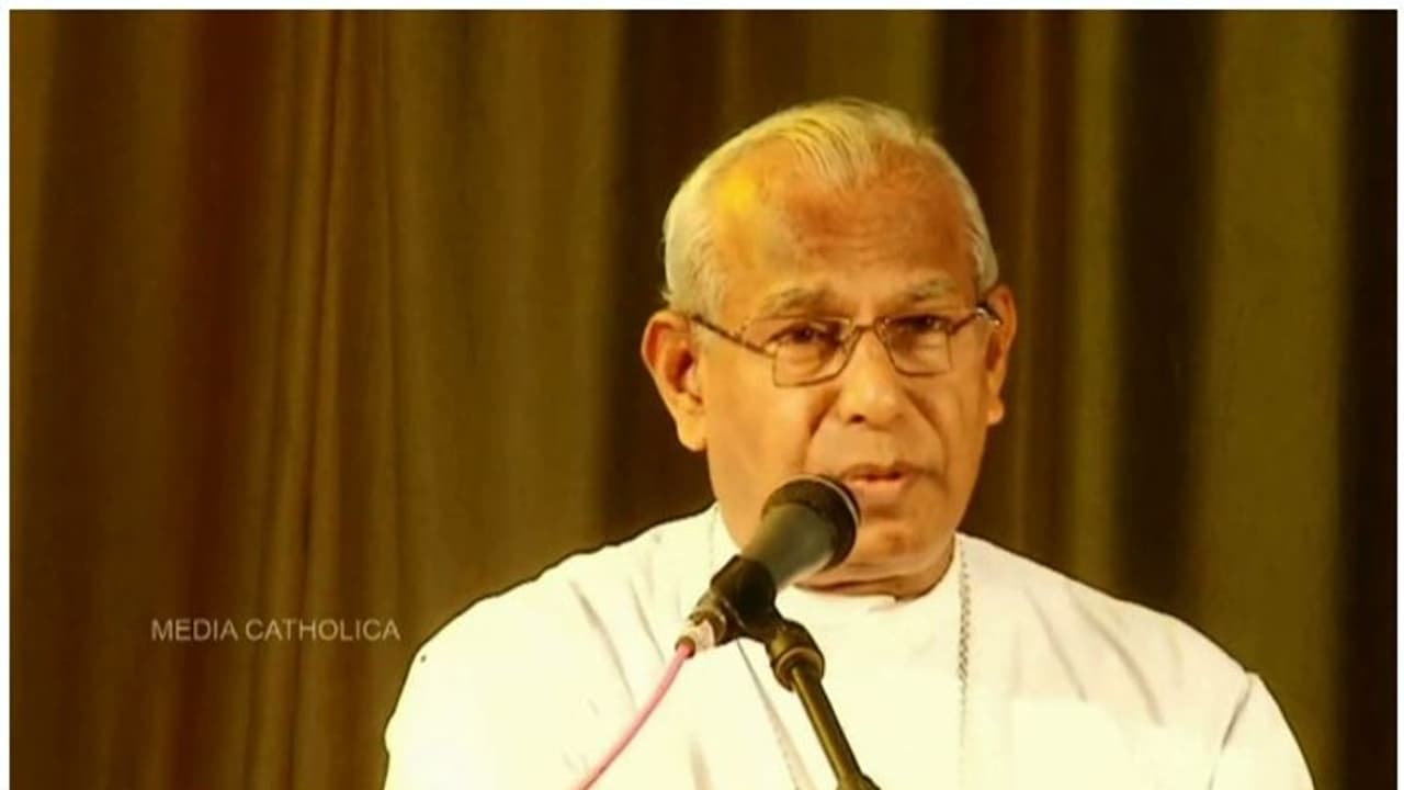 കുർബാനയെ ചൊല്ലിയുള്ള തർക്കം; ബിഷപ്പ് ആൻഡ്രൂസ് താഴത്തിന് പൊലീസ് സംരക്ഷണം നല്കണമെന്ന് ഹൈക്കോടതി കുർബാനയെ ചൊല്ലിയുള്ള തർക്കം; ബിഷപ്പ് ആൻഡ്രൂസ് താഴത്തിന് പൊലീസ് സംരക്ഷണം നല്കണമെന്ന് ഹൈക്കോടതി