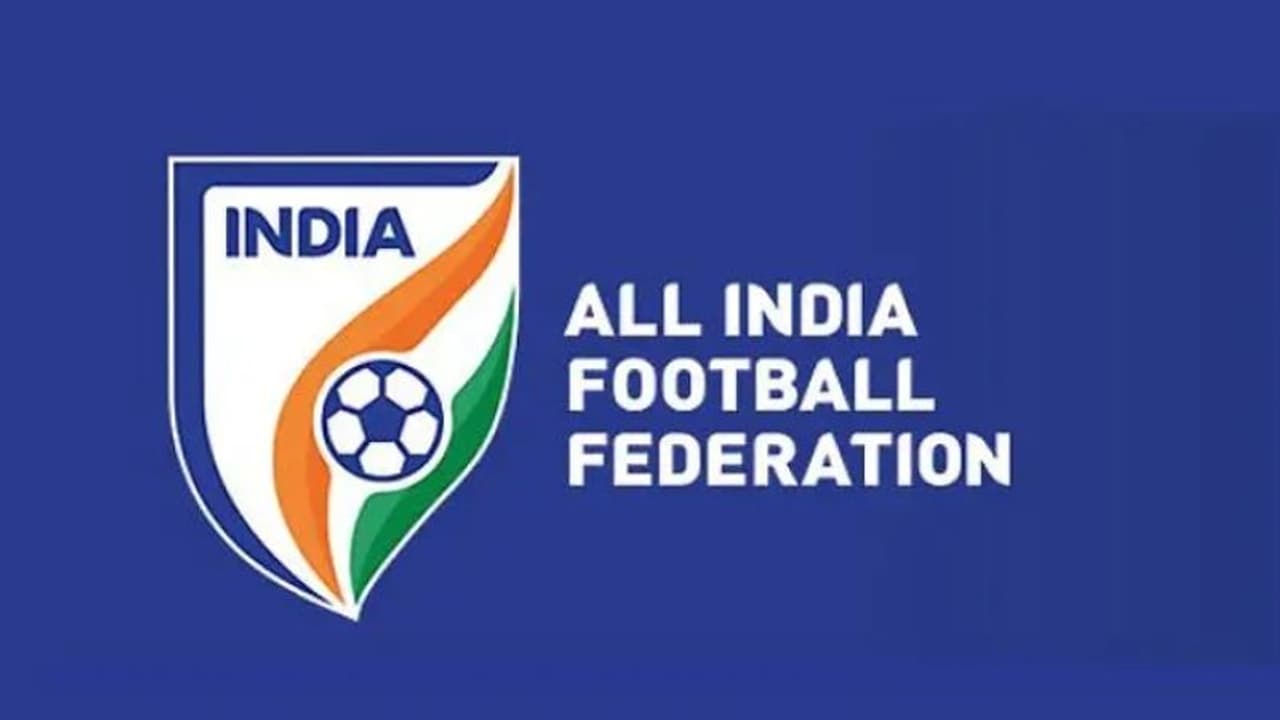 ബിസിസിഐക്ക് പിന്നാലെ ഫുട്ബോൾ ഫെഡറേഷനിലും സുപ്രീംകോടതി ഇടപെടൽ: മേൽനോട്ടത്തിന് ഭരണസമിതിയെ നിയമിച്ചു 