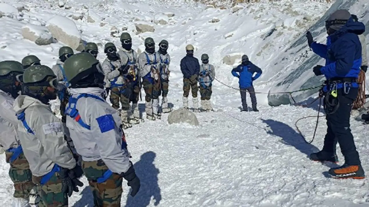 Rajnath Singh speaks with team TMR, praises their exceptional work