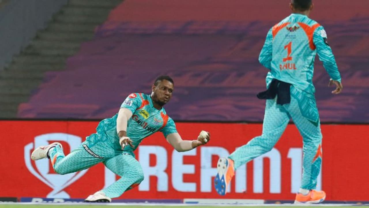 IPL 2022 : വിജയം ഒരു കൈയില് തട്ടിയെടുത്ത് ലെവിസിന്റെ വണ്ടര്; കാണാം ഐപിഎല്ലിലെ ഏറ്റവും മികച്ച ക്യാച്ച് IPL 2022 : വിജയം ഒരു കൈയില് തട്ടിയെടുത്ത് ലെവിസിന്റെ വണ്ടര്; കാണാം ഐപിഎല്ലിലെ ഏറ്റവും മികച്ച ക്യാച്ച്