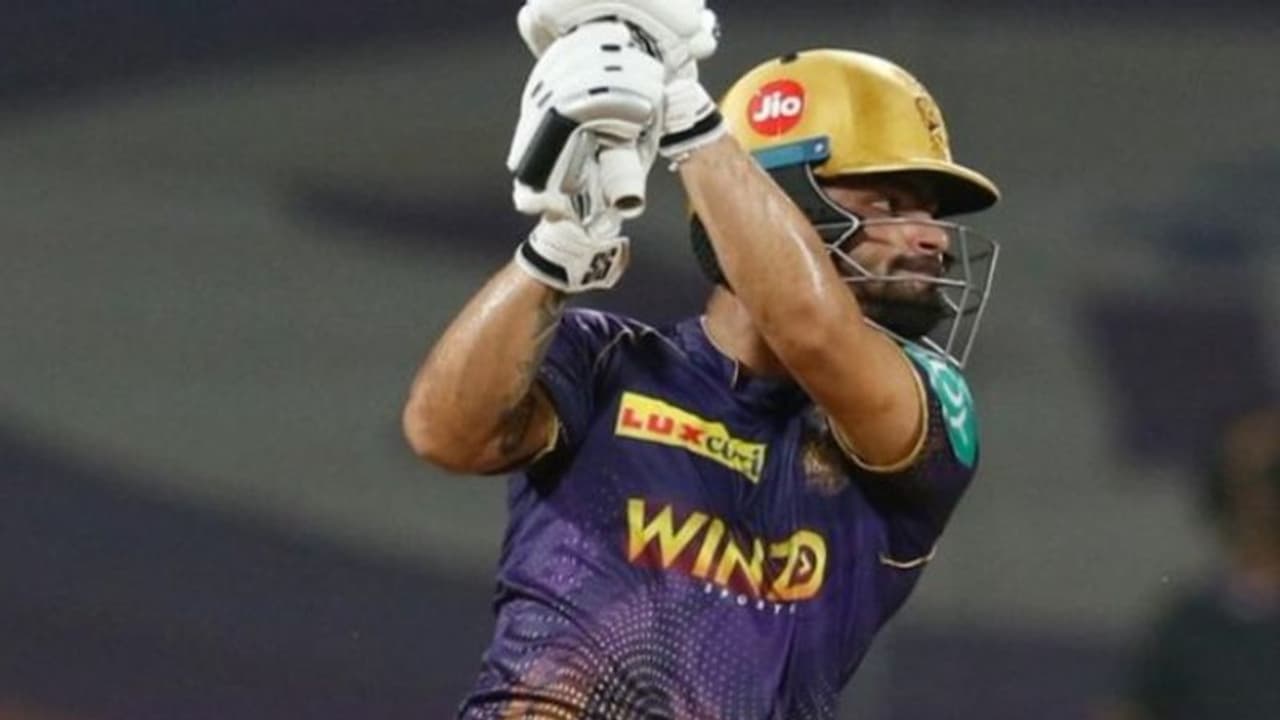 പൊരുതിത്തോറ്റാല് പോട്ടേന്ന് വെക്കും, ചേര്ത്തുനിര്ത്തും; റിങ്കു സിംഗിനെ വാരിപ്പുണര്ന്ന് ആരാധകര് പൊരുതിത്തോറ്റാല് പോട്ടേന്ന് വെക്കും, ചേര്ത്തുനിര്ത്തും; റിങ്കു സിംഗിനെ വാരിപ്പുണര്ന്ന് ആരാധകര്