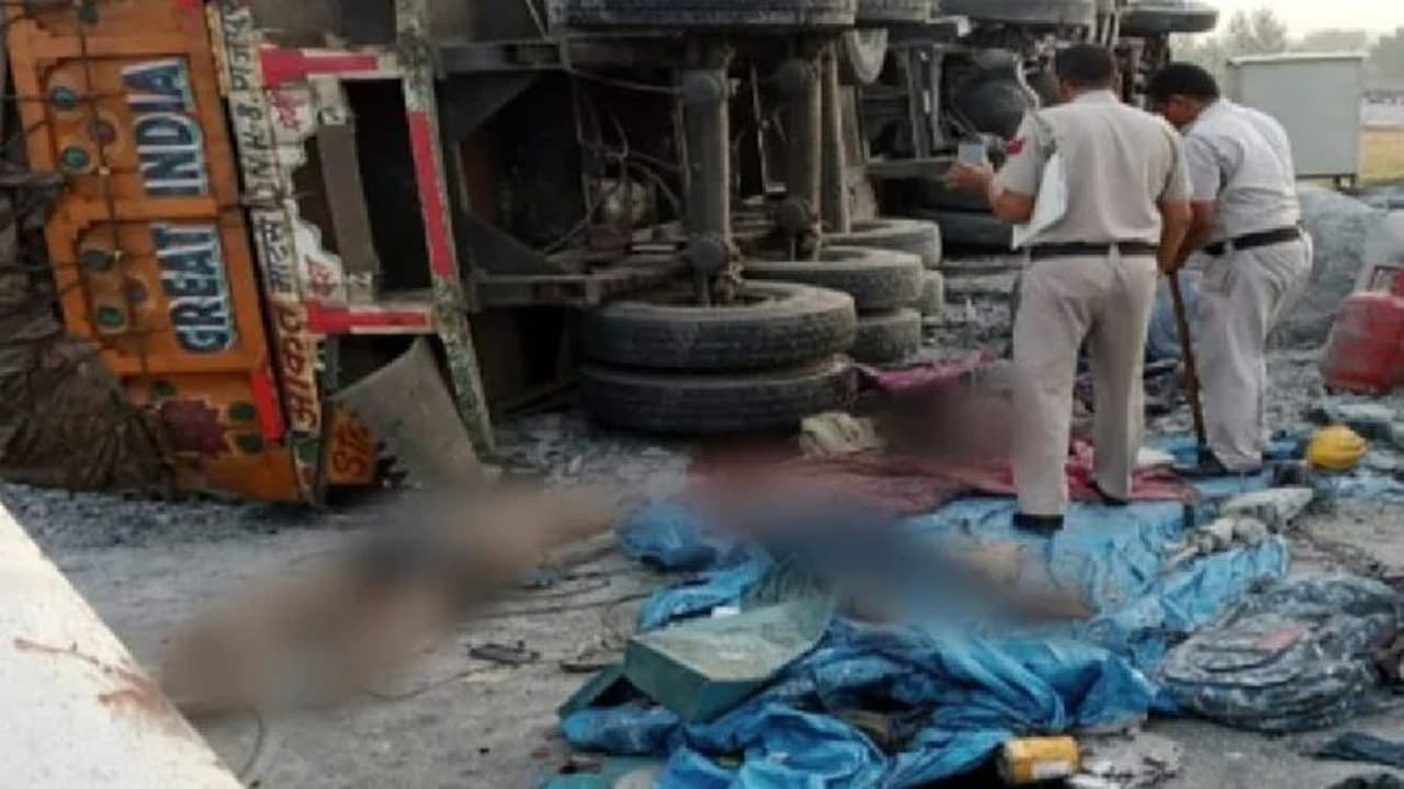 ರಸ್ತೆ ಬದಿ ಮಲಗಿದ್ದ ವಲಸೆ ಕಾರ್ಮಿಕರ ಮೇಲೆ ಹರಿದ ಟ್ರಕ್‌: ಮೂವರ ದಾರುಣ ಸಾವು