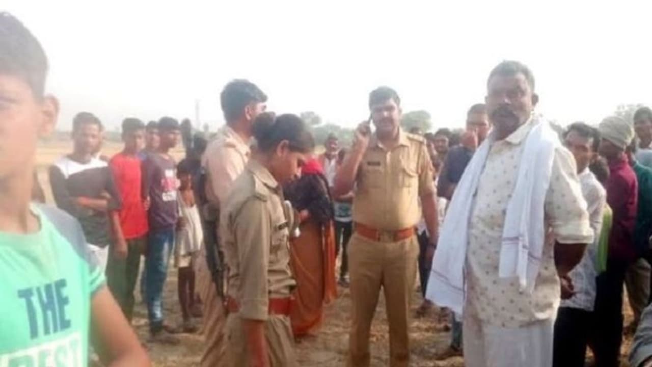 देर रात से लापता बच्ची की दुष्कर्म के बाद हुई हत्या, मक्के के खेत में पड़ा मिला मासूम का शव देर रात से लापता बच्ची की दुष्कर्म के बाद हुई हत्या, मक्के के खेत में पड़ा मिला मासूम का शव