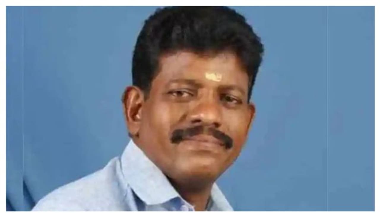 യുവതിയെ വീട്ടില്ക്കയറി പരിക്കേല്പ്പിക്കുകയും ജാതീയമായി ആക്ഷേപിക്കുകയും ചെയ്ത ബിജെപി കൗണ്സിലർ അറസ്റ്റിൽ യുവതിയെ വീട്ടില്ക്കയറി പരിക്കേല്പ്പിക്കുകയും ജാതീയമായി ആക്ഷേപിക്കുകയും ചെയ്ത ബിജെപി കൗണ്സിലർ അറസ്റ്റിൽ