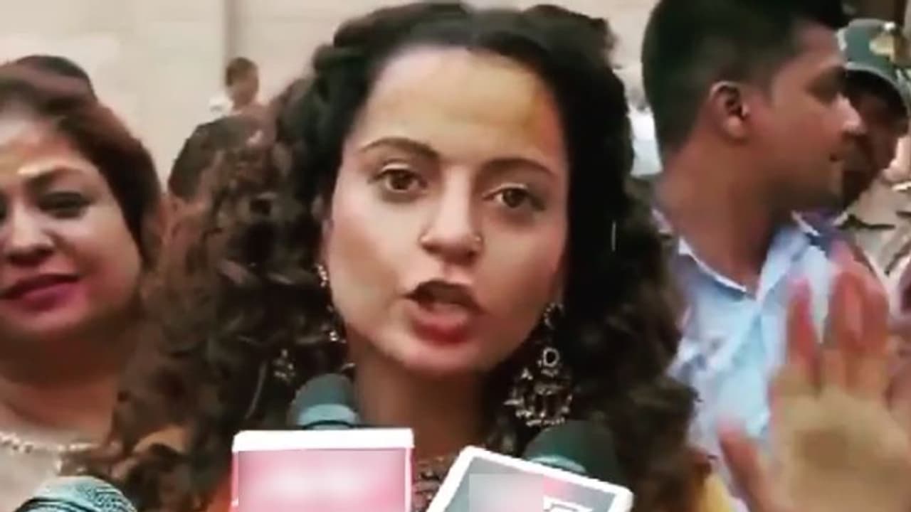 మరో వివాదంలో కంగనా రనౌత్.. ఎయిర్వేస్ సీఈఓని ఇడియట్ అంటూ తిట్టిన ఫైర్ బ్రాండ్.. మరో వివాదంలో కంగనా రనౌత్.. ఎయిర్వేస్ సీఈఓని ఇడియట్ అంటూ తిట్టిన ఫైర్ బ్రాండ్..