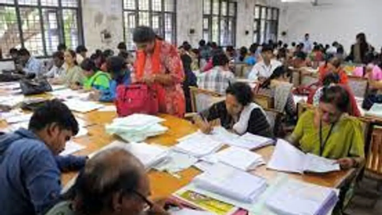 10 ஆம் வகுப்பு பொதுத்தேர்வு குறித்து முக்கிய அப்டேட்.. விடைத்தாள் திருத்தம் எப்போது..? தேதி அறிவிப்பு.. 10 ஆம் வகுப்பு பொதுத்தேர்வு குறித்து முக்கிய அப்டேட்.. விடைத்தாள் திருத்தம் எப்போது..? தேதி அறிவிப்பு..