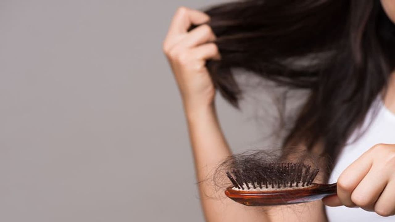 Hair Fall : മുടി കൊഴിച്ചിലാണോ? ഇതിലേക്ക് നയിക്കുന്ന അഞ്ച് കാര്യങ്ങളെ കുറിച്ചറിയാം