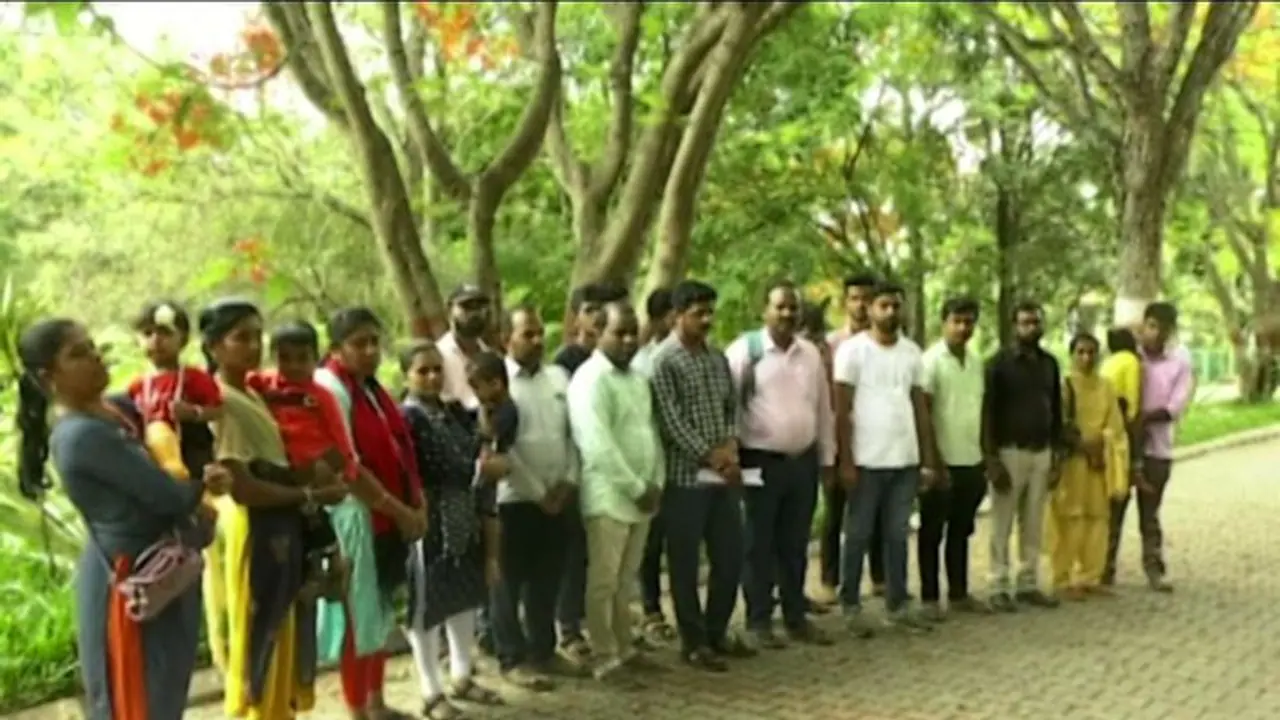 Dharwad: ಬೀದಿಗೆ ಬಂದ ಕೋವಿಡ್ ವಾರಿಯರ್ಸ್ ಕುಟುಂಬಗಳು