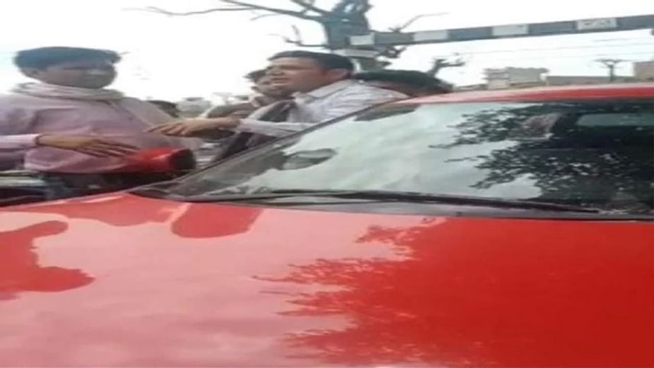  गाड़ी का चालान कटते ही गाली गलौज पर उतरे डॉक्टर साहब, पुलिस ने दर्ज किया केस