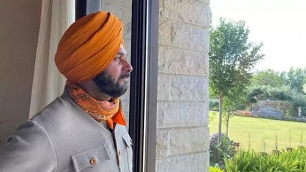 10 ತಿಂಗಳ ಶಿಕ್ಷೆಯ ಬಳಿಕ ಪಟಿಯಾಲಾ ಜೈಲಿನಿಂದ ಹೊರಬಂದ 'ಸಿಕ್ಸರ್‌ ಸಿಧು'!