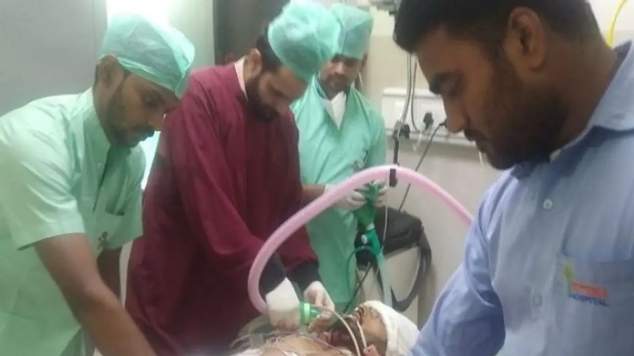 मेरठ में इनामी सनी काकरान ने घर में घुसकर एलएलबी छात्र को मारी गोली, 15 खोखे हुए बरामद मेरठ में इनामी सनी काकरान ने घर में घुसकर एलएलबी छात्र को मारी गोली, 15 खोखे हुए बरामद