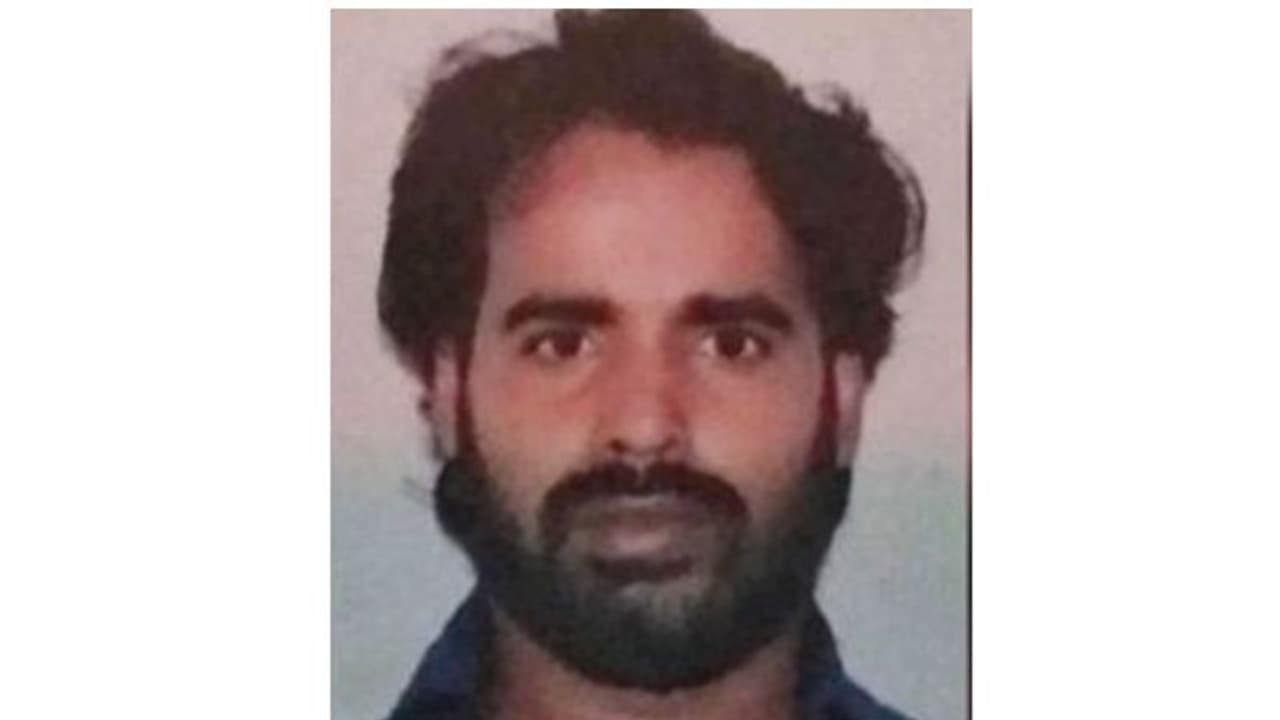 വാഹനം ഒട്ടകവുമായി കൂട്ടിയിടിച്ച് പ്രവാസി മലയാളി മരിച്ചു വാഹനം ഒട്ടകവുമായി കൂട്ടിയിടിച്ച് പ്രവാസി മലയാളി മരിച്ചു