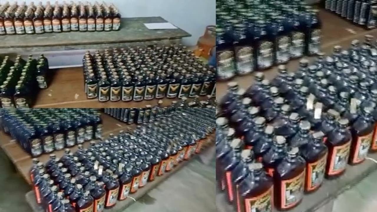 അച്ചൻകോവിലാർ തീരത്ത് ചാക്കിൽ കെട്ടിയ നിലയിൽ 553 കുപ്പി വിദേശ മദ്യം, പിടിച്ചെടുത്തു അച്ചൻകോവിലാർ തീരത്ത് ചാക്കിൽ കെട്ടിയ നിലയിൽ 553 കുപ്പി വിദേശ മദ്യം, പിടിച്ചെടുത്തു