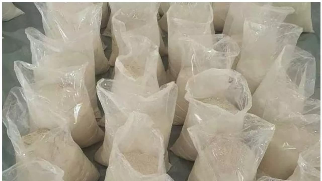 ഹെറോയിൻ കടത്ത് ; അറസ്റ്റിലായവരെ ഇന്ന് കോടതിയിൽ ഹാജരാക്കും; കടത്ത് തെക്കേ ഇന്ത്യൻ തീരങ്ങൾ ലക്ഷ്യമിട്ട് ഹെറോയിൻ കടത്ത് ; അറസ്റ്റിലായവരെ ഇന്ന് കോടതിയിൽ ഹാജരാക്കും; കടത്ത് തെക്കേ ഇന്ത്യൻ തീരങ്ങൾ ലക്ഷ്യമിട്ട്