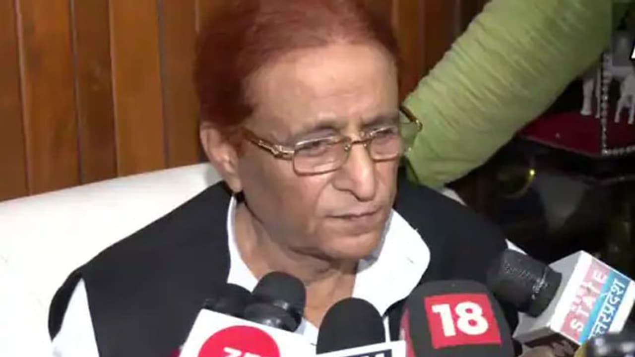 भावुक हुए आजम खां, बोले जीवन के आखिरी दौर में जेल में बीती जिंदगी भावुक हुए आजम खां, बोले जीवन के आखिरी दौर में जेल में बीती जिंदगी